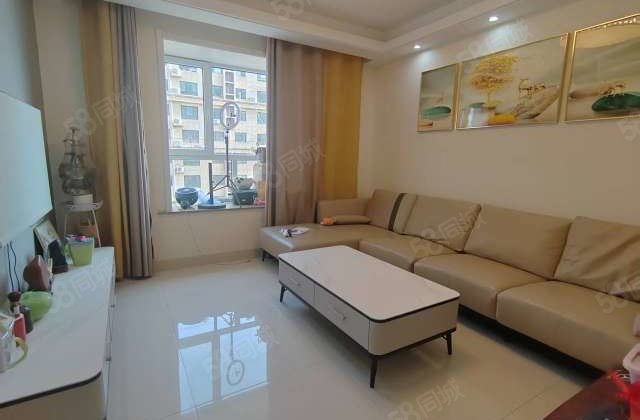 万达 车站对面 海润公园 精装两室 电梯好楼层