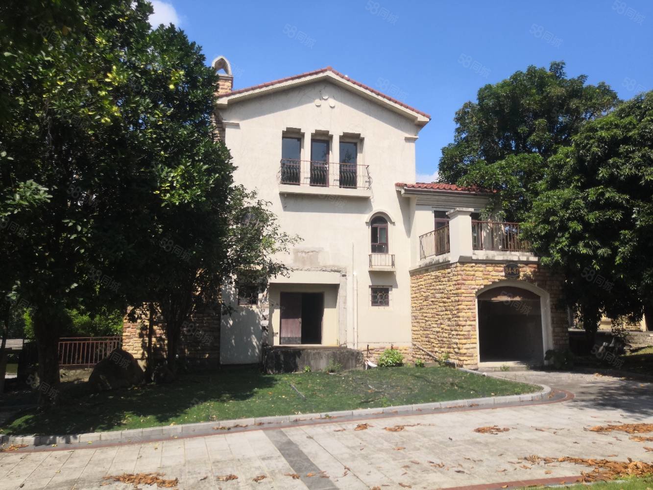 嘉和城蒙特利岛(别墅)6室3厅3卫860㎡南北1200万