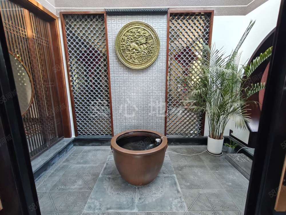 德和沁园(别墅)5室3厅4卫216㎡南北550万