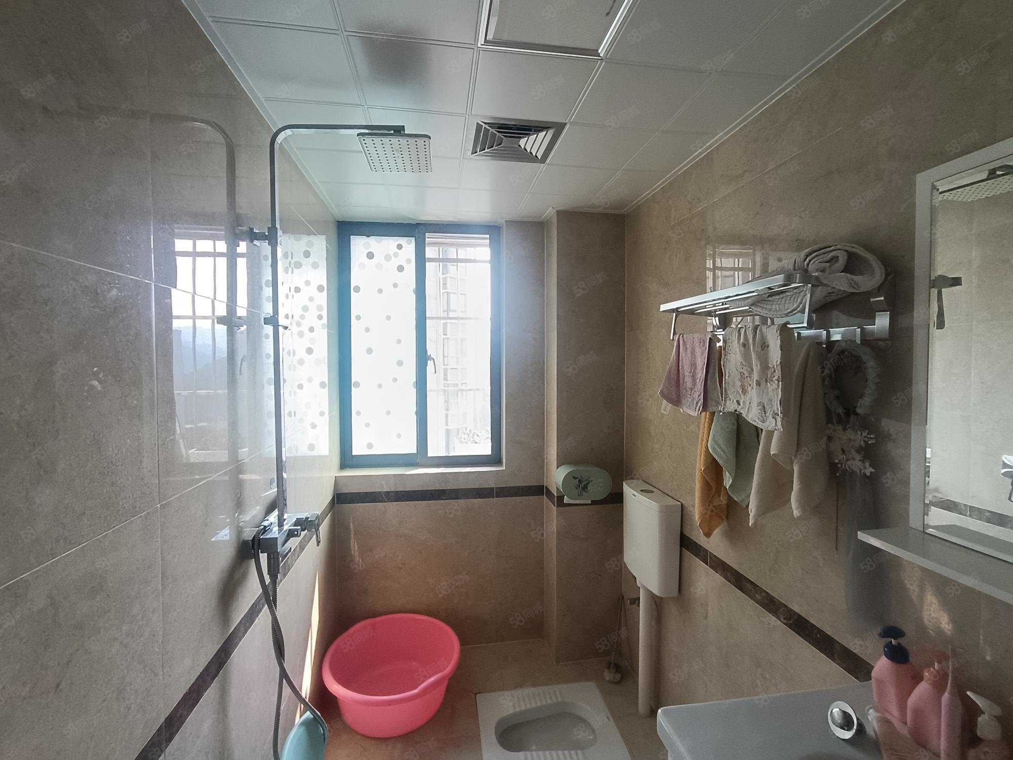 腾龙国际3室2厅2卫127.73㎡南66.8万