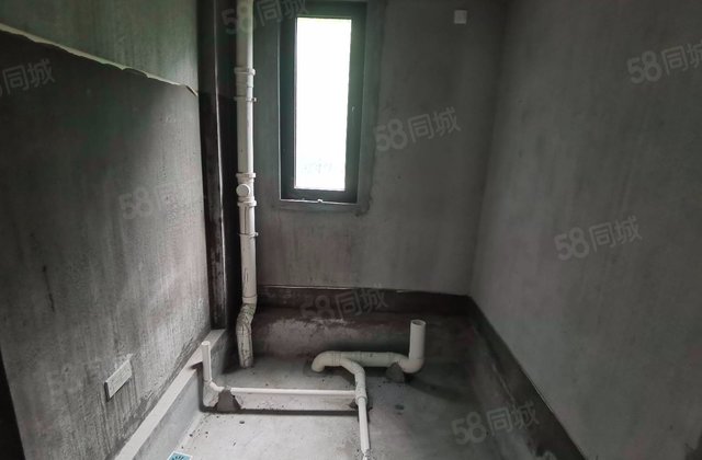 联发君悦首府3室2厅131㎡179.8万二手房图片