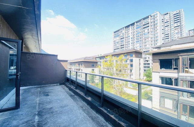 融创观樾台4室2厅131.77㎡145万二手房图片