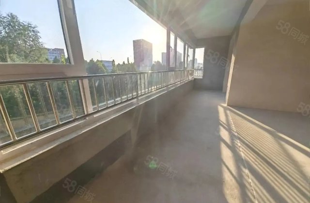 睿湖时代3室2厅131㎡103万二手房图片