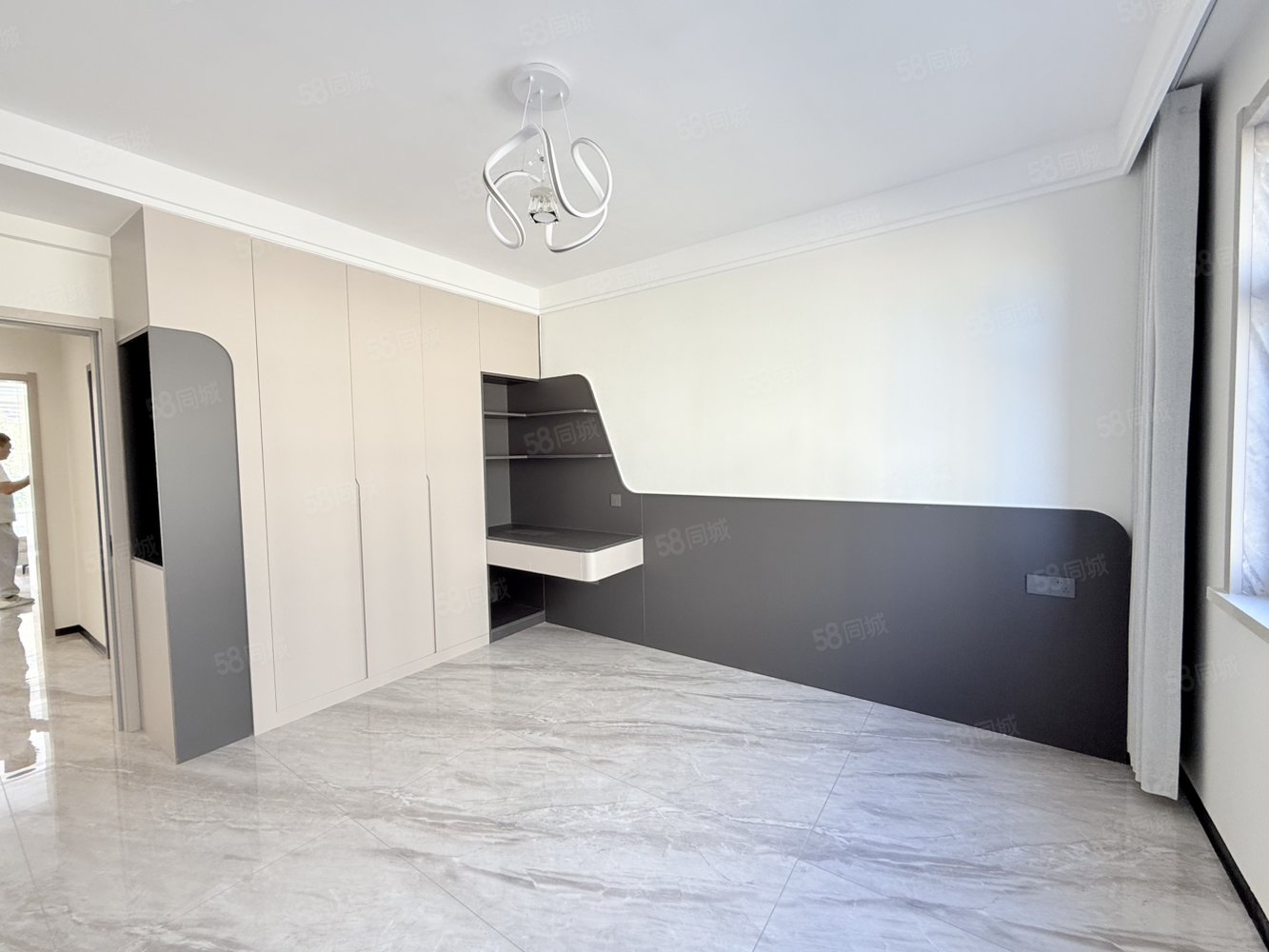 文豪世家3室2厅2卫161㎡南北103万