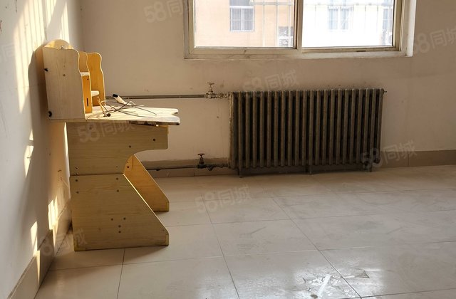 三里铺风景小区3室2厅1卫