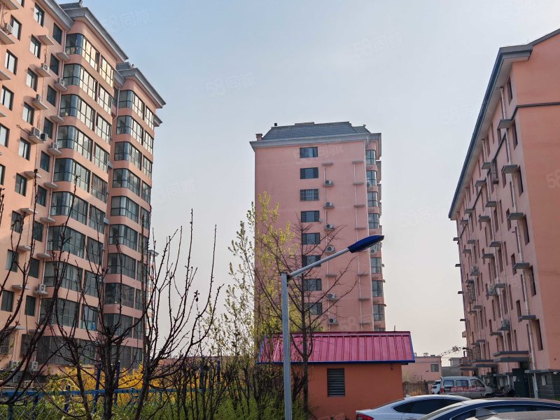 華都驛郡3室1廳1衛(wèi)97.28㎡南50萬