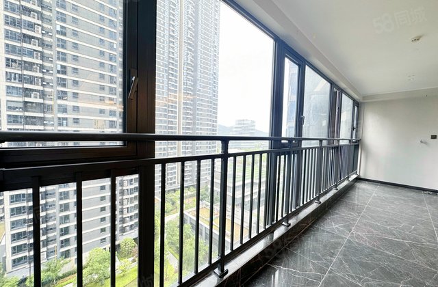 绿地麓云国际5室2厅185.34㎡190万二手房图片