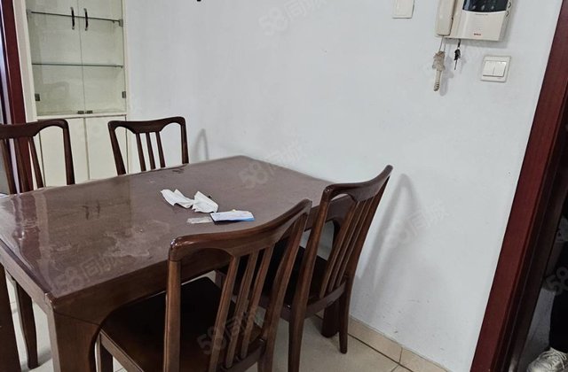临湖而居 环境安静不喧闹 楼下生态景致 散步遛弯自带美景