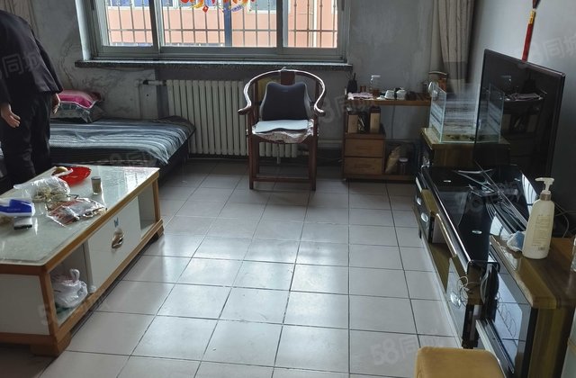 金山小区金北3室2厅108㎡38万二手房图片