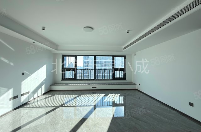 云筑(二期)4室2厅145㎡900万二手房图片