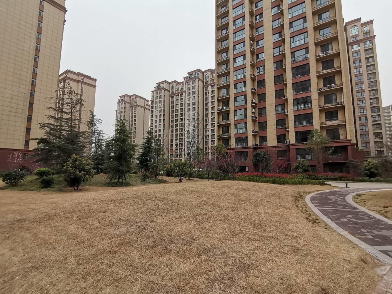 毛坯大三室两卫 南北通透全明户型 可各种贷款,西城家园-焦作58同城