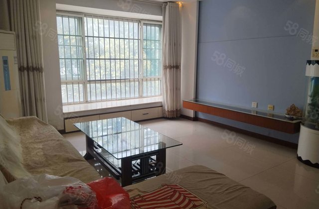 急售湖边三室两卫！小区停车方便！价格面议！