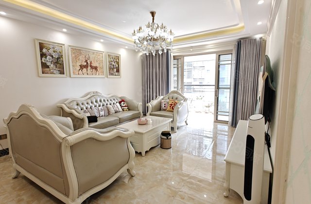 东方新城3室2厅133.73㎡72万二手房图片