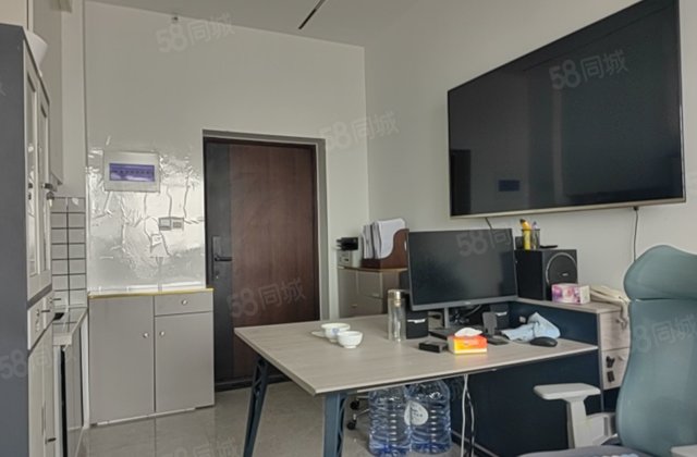 商圈 密度低 带电梯 中包过户间楼层采光好 板楼