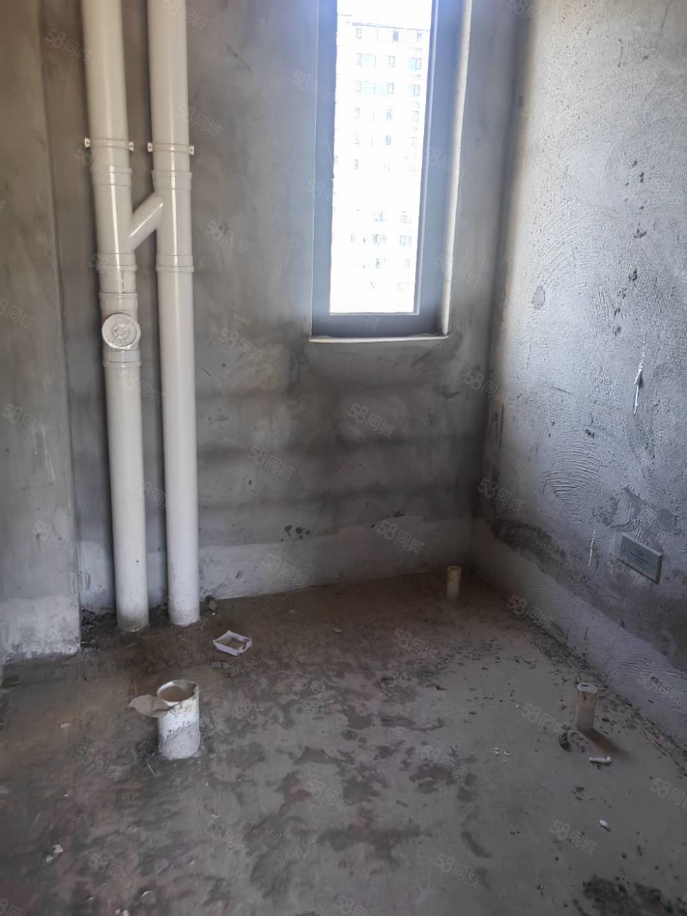 绿地斐勒公馆3室2厅2卫147㎡南北79.5万