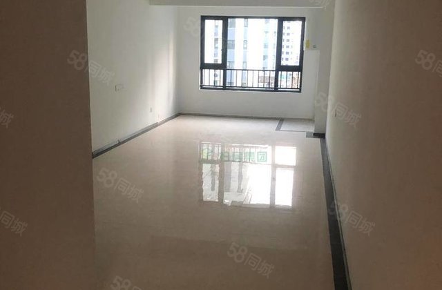 房东急售 走一手 无大税 诚心出 大三室 可以看的 保证真实