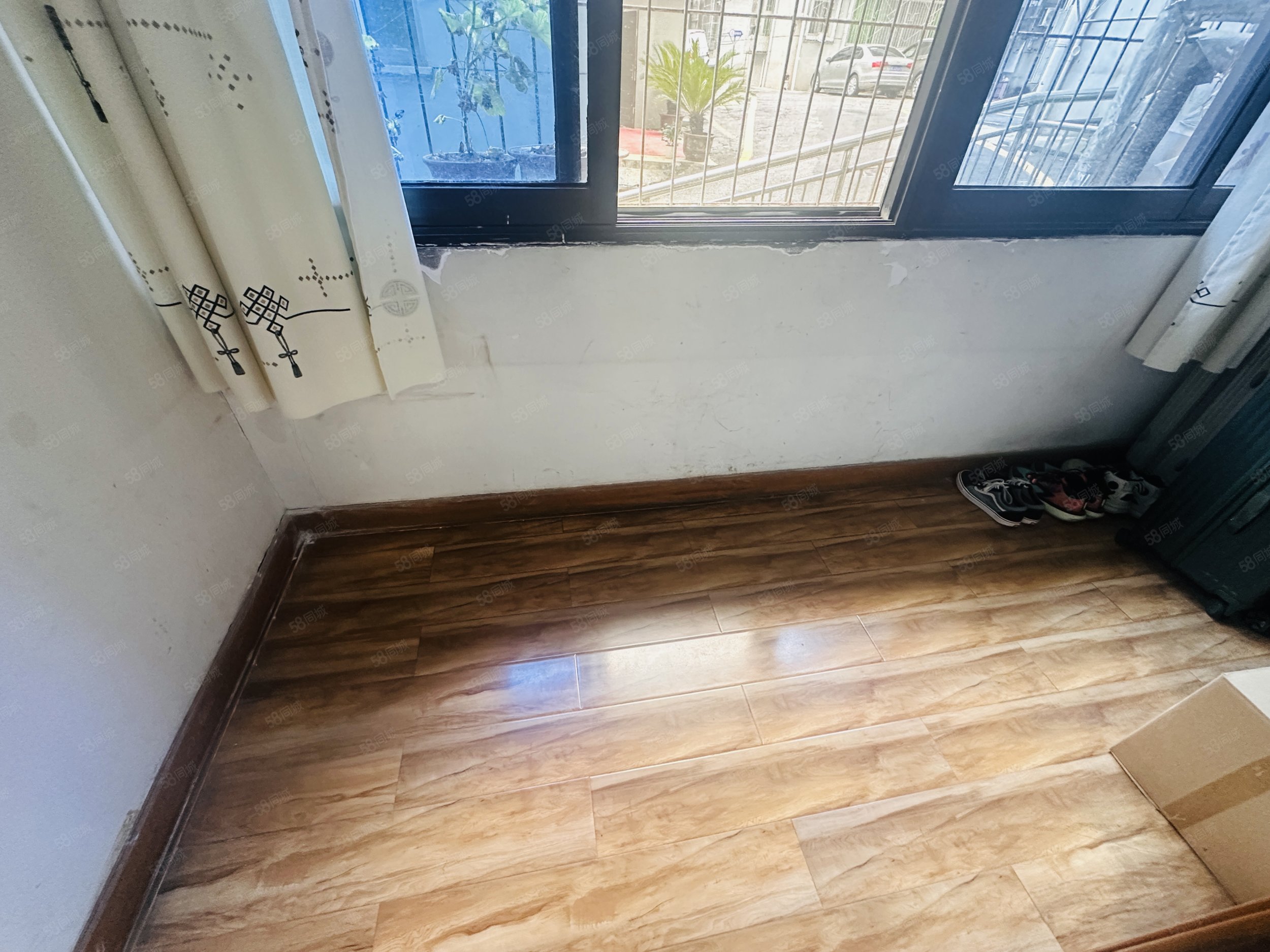 国税花苑3室2厅1卫110㎡南北58.8万