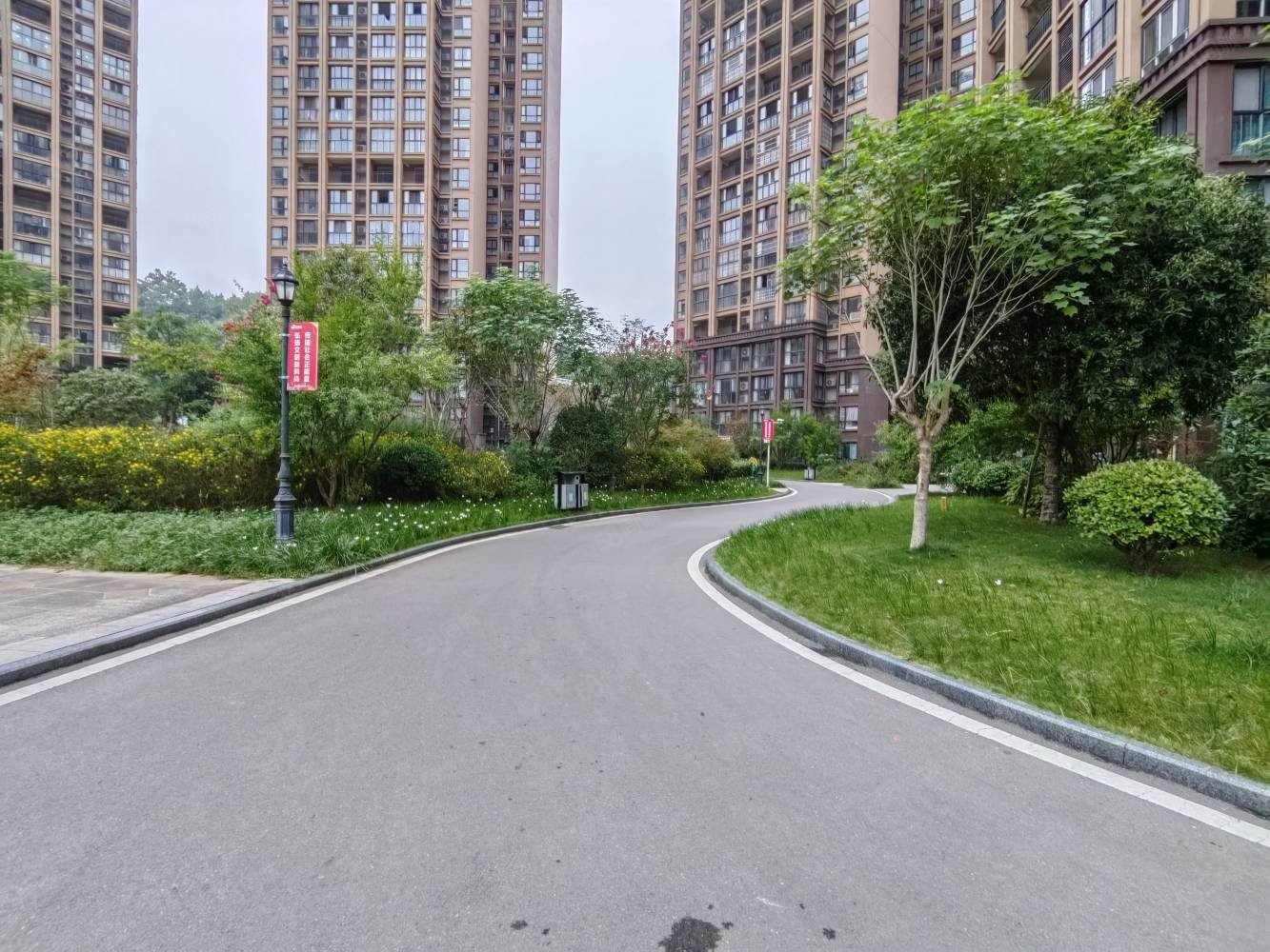 8万.支持按揭,二梯四户,华兴建筑,,华兴逸景新城-巴中58同城