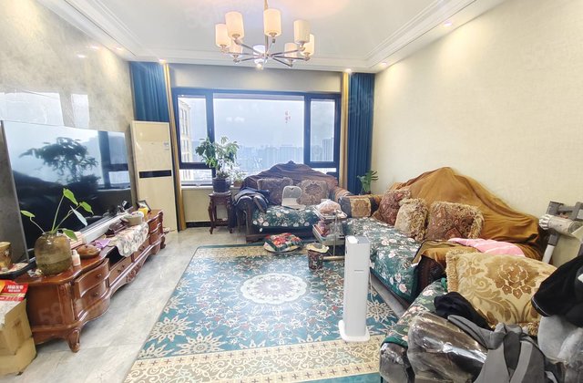 急售 绿城百合新城 一梯一户 三叶草户型 双卫