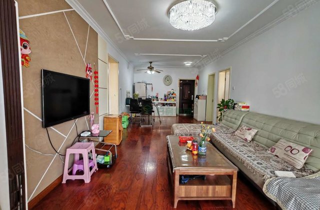 新东方龙湾 精装修 三室两厅两卫 免大税 带车位看房方便