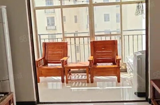 四季春天温泉小镇2室2厅80.27㎡39万二手房图片