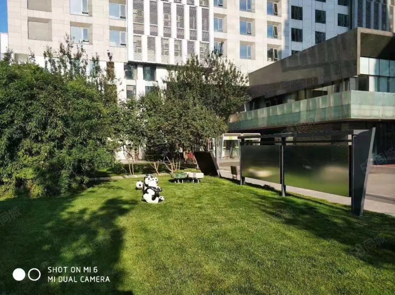 萬(wàn)科公園五號(hào)1室0廳1衛(wèi)56.74㎡東290萬(wàn)