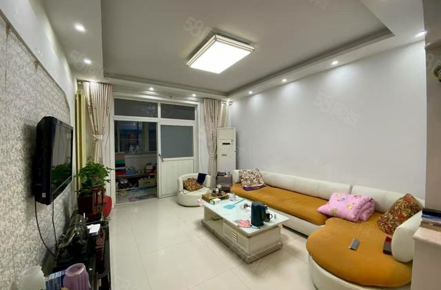 老文轩，外国语北邻，龙山花园小区，三室二厅二卫