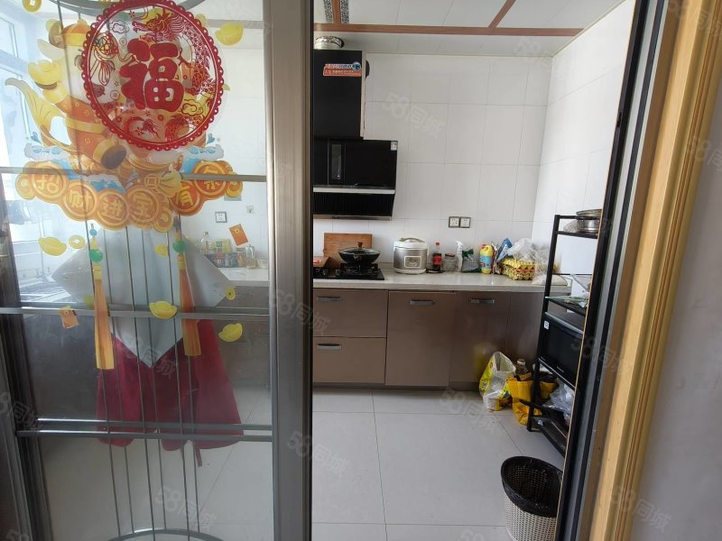 帝景华庭3室2厅1卫150㎡南北63.8万