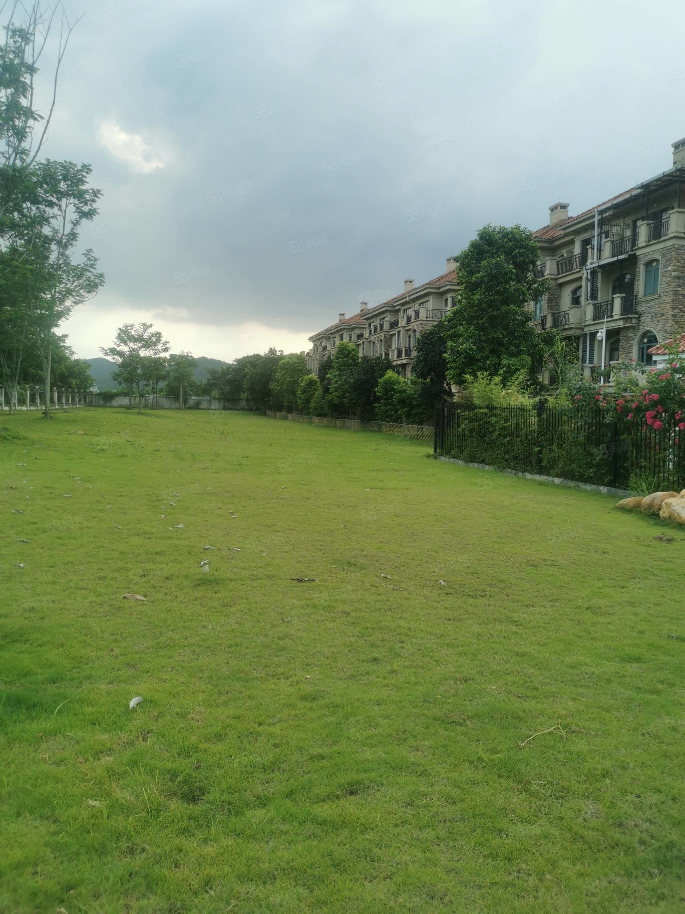 东方夏湾拿花园171平388万5室2厅4卫