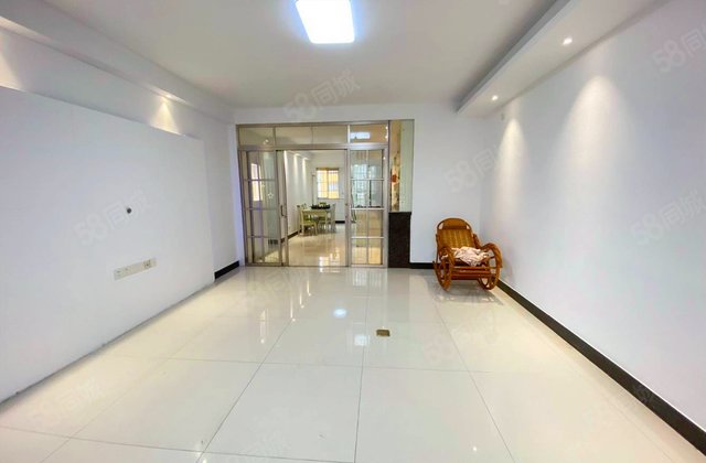 红树湾小区4室2厅144.55㎡67.8万二手房图片