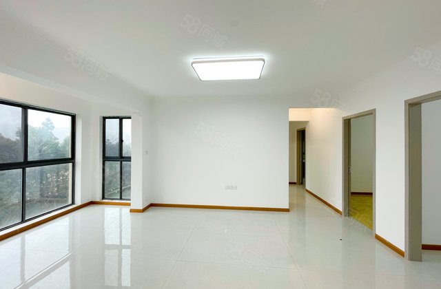 中粮鸿云4室2厅128.39㎡80万二手房图片