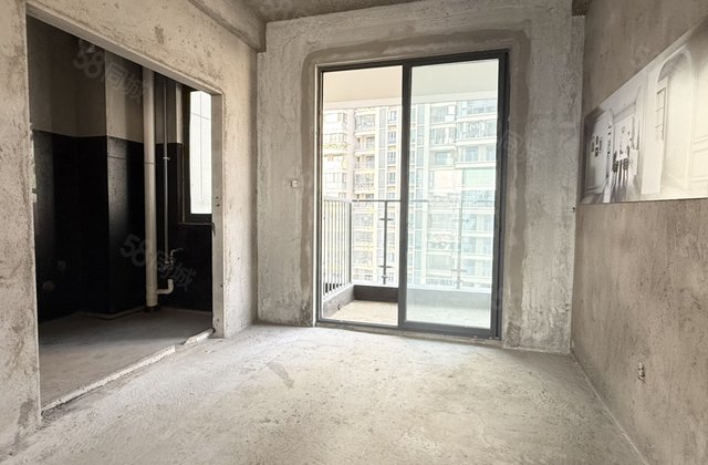 交发沁芳轩4室2厅141.8㎡183万二手房图片