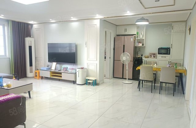 万达北临五中附近信合花苑电梯低楼层 143平方带车位储藏室