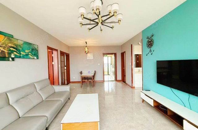 绿城百合新城三期，独门独户，带车位，精装修，带所有家具