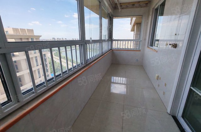 徒骇河畔观景房 ，带车位 带储藏室，双阳台 清水湾，国岳府