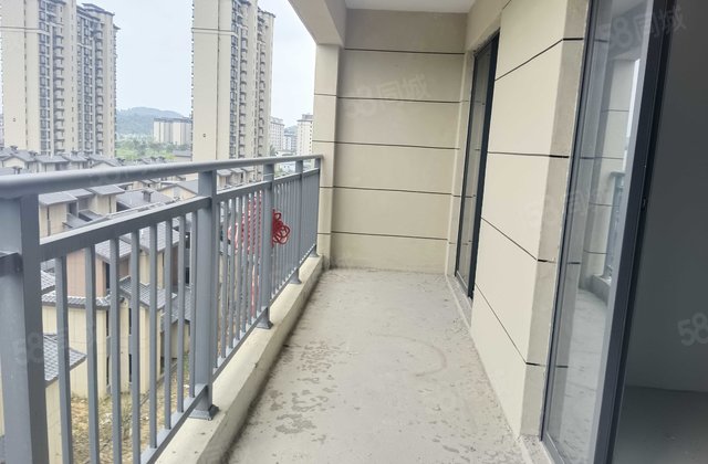 绿地明镜湾3室1厅123.97㎡65万二手房图片