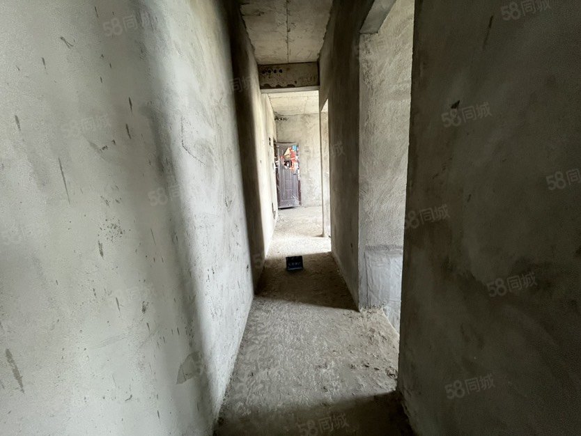 腾龙国际1室1厅1卫55㎡南北26万