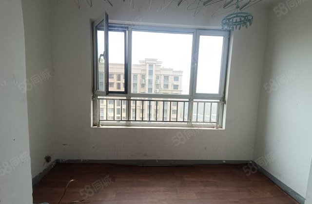 低价出售星光中央丽都 双卫格局 刚需小三居 南北通透