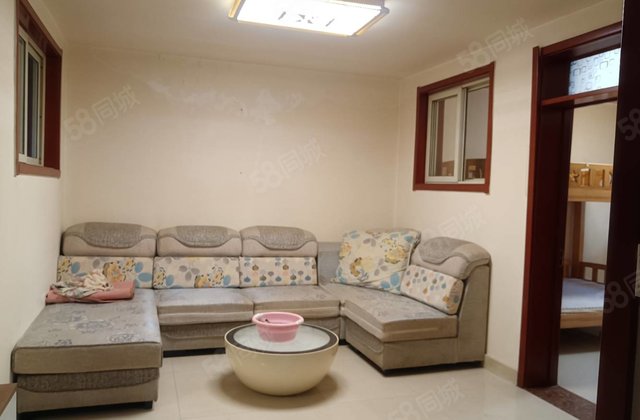 振兴路  旁 家属院精装3室 3楼带车库 免大税