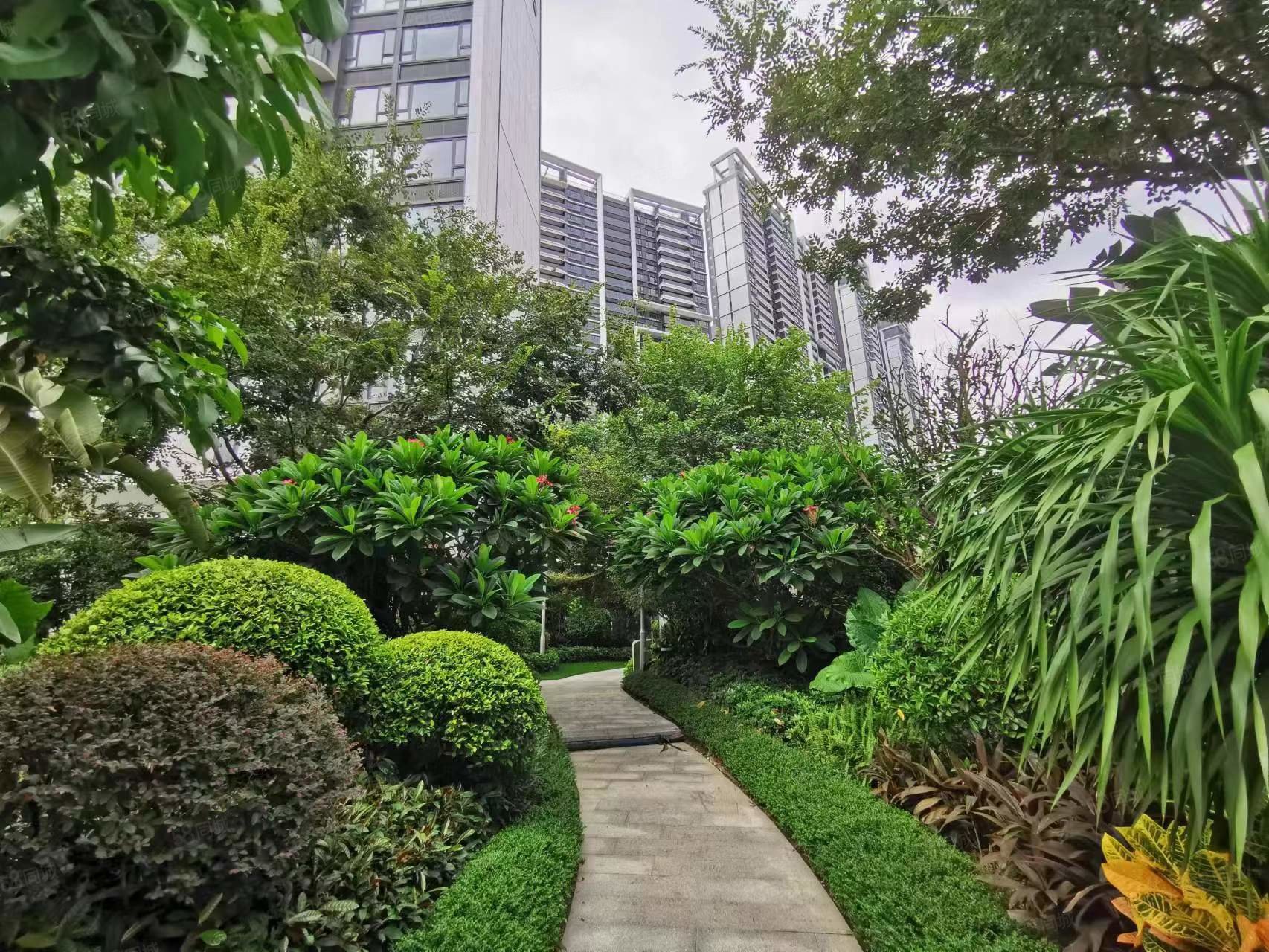 信业阳光城佛山半岛4室2厅3卫226.49㎡南北640万