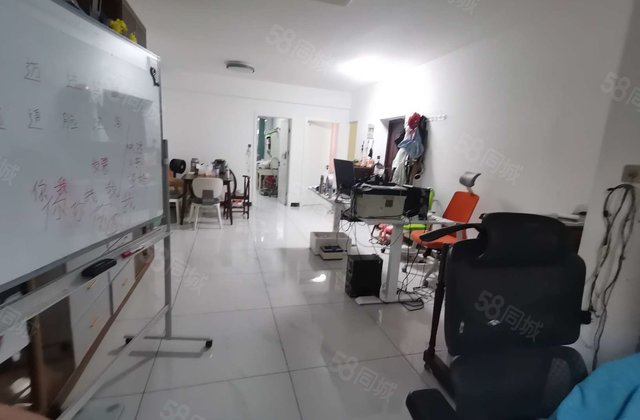 环城湖附近 中通时代豪园一楼带大院子三室朝阳免大税了