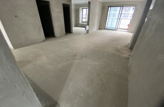 铜锣湾万达广场4室2厅131.03㎡113万二手房图片