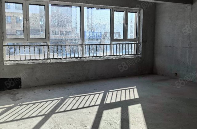 鸿泰家园3室2厅130.12㎡100万二手房图片