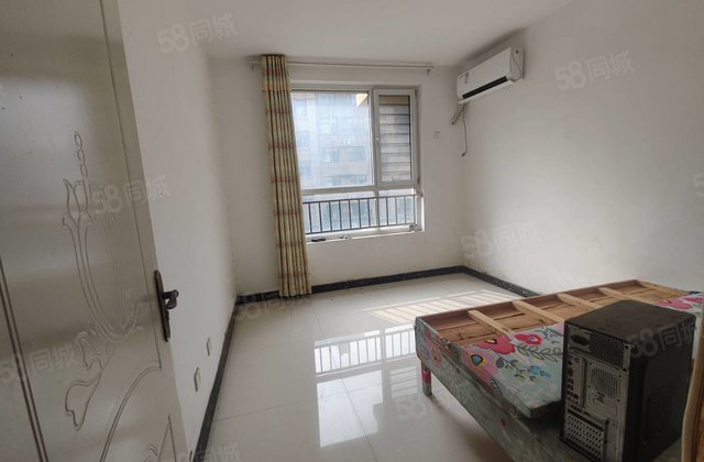 急售！水晶丽城！中间楼层！送储！紧邻七中！随时看房！