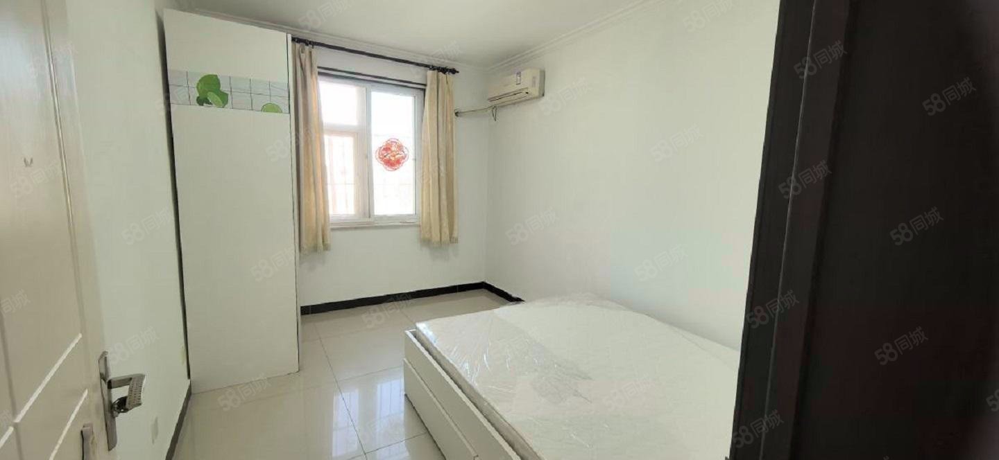 裕龍花園六區(qū)2室1廳1衛(wèi)70.4㎡南北155萬(wàn)