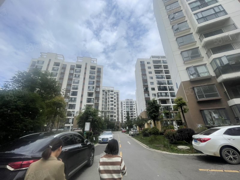 景秀双院2室2厅1卫63㎡东南18万