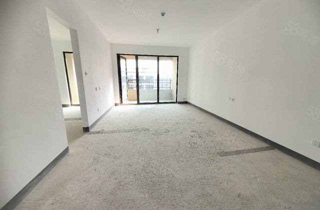 望岳湖 电梯洋房  湖语上院 元宝户型 公摊小 带车位储藏室