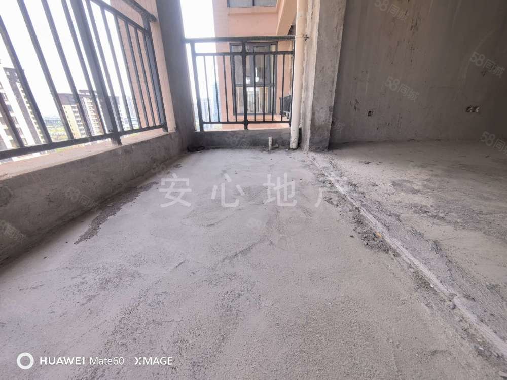 东湖花苑3室2厅1卫120㎡南北96万