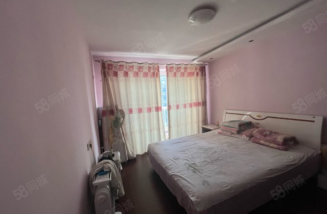 阿尔卡迪亚 经典三叶草 三室两卫 免大税 带车位储 亿丰七中