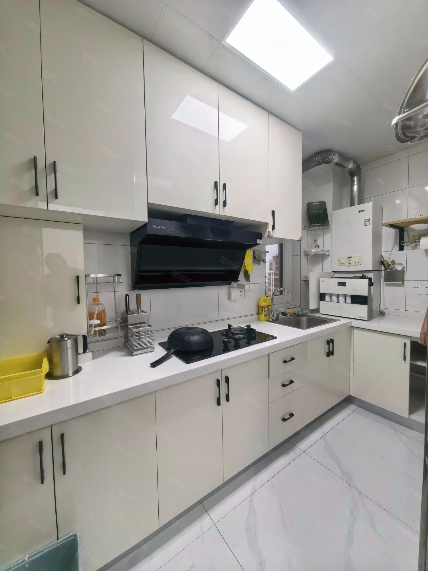 八達嶺孔雀城棲山會2室2廳1衛(wèi)75㎡南北32萬